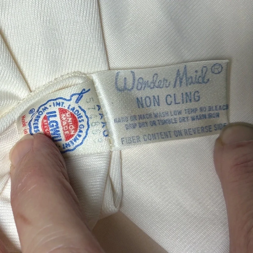 Vintage Wonder Maid Full Slip Lace Hem Slit Antron Nylon Ivory M USA